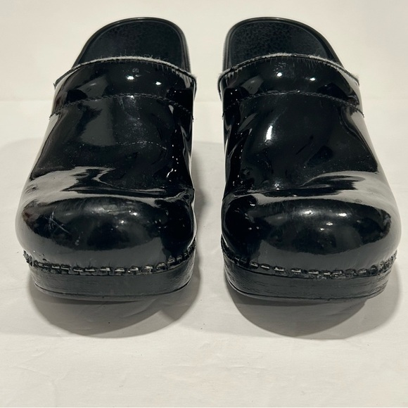 Dansko Professional Black Patent Leather Clogs Shoes Women's EU 38/US 7.5-8 - Picture 1 of 12